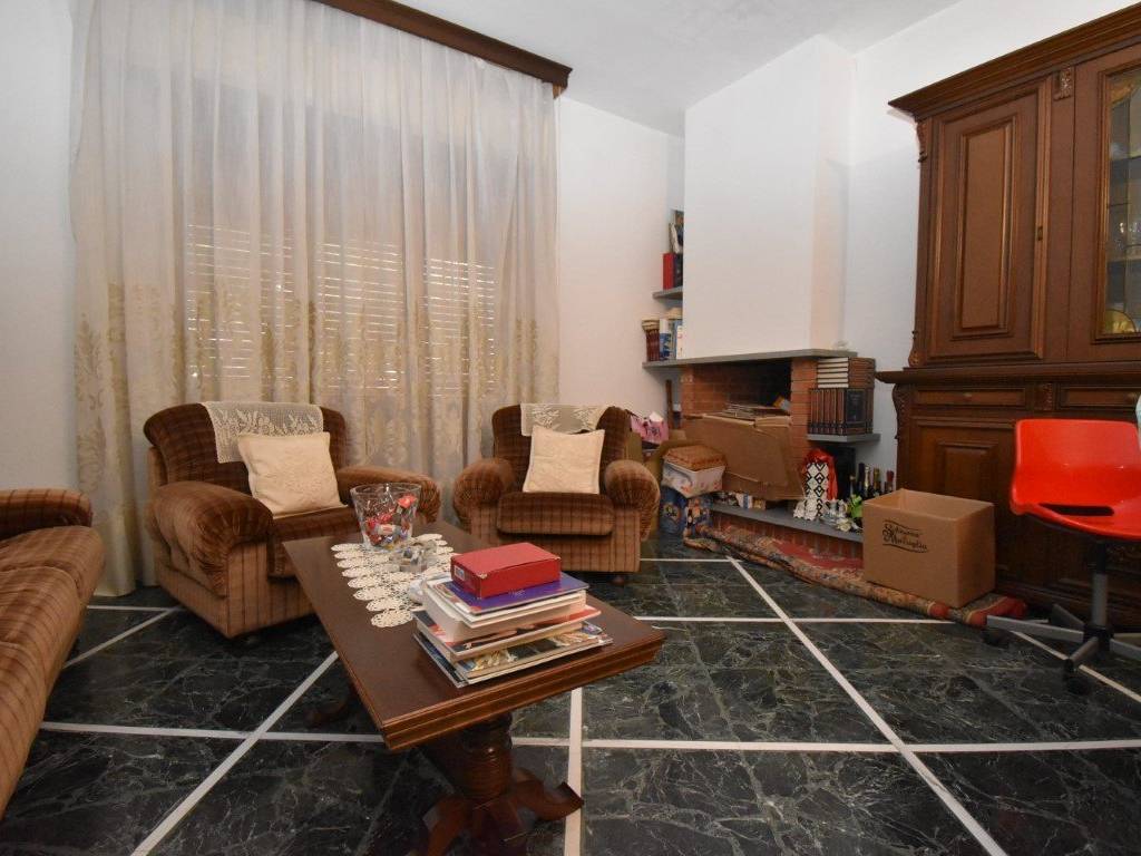 Villa a Seravezza in Via Madonnina dei Pagliai - Foto 3