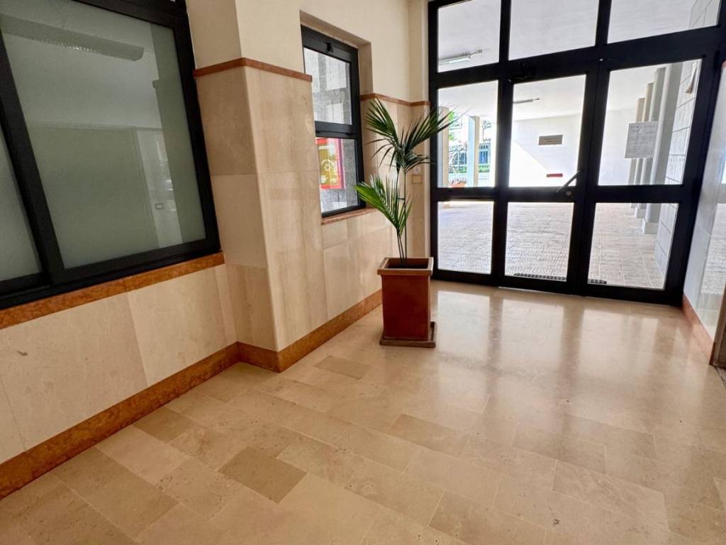 Appartamento a Modugno in Piazza Falcone e Borsellino, 2 - Foto 3