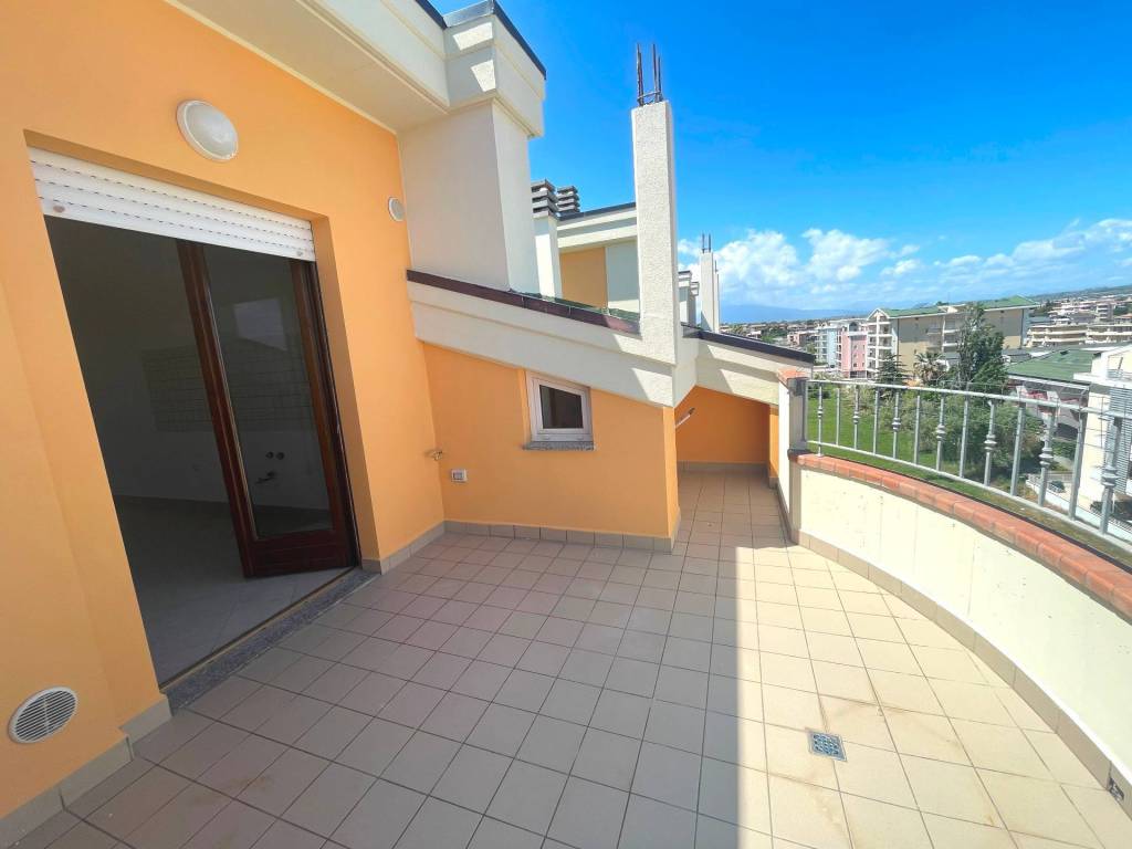 Attico / mansarda a Alba adriatica in Via Legnano, 18 - Foto 5