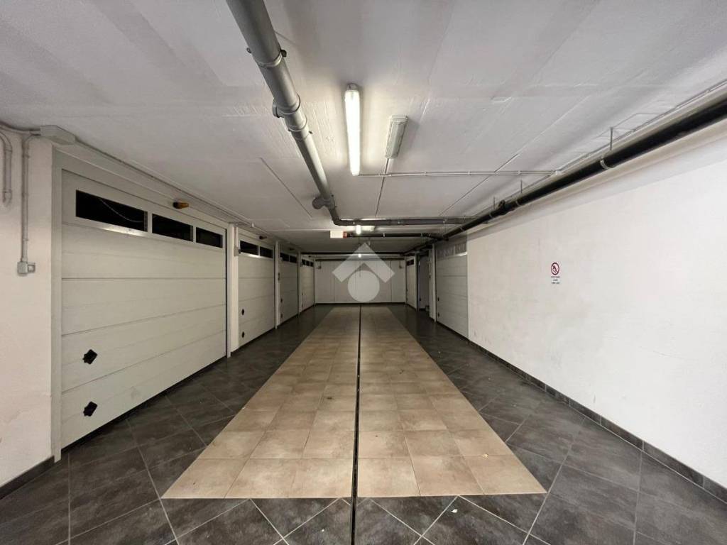 Box / garage a Brindisi in Via Giuseppe Doldo, 21 - Foto 4