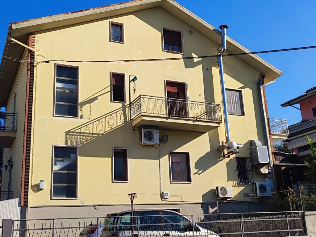 Appartamento a Notaresco in Via della Provincia, 3 - Foto 2