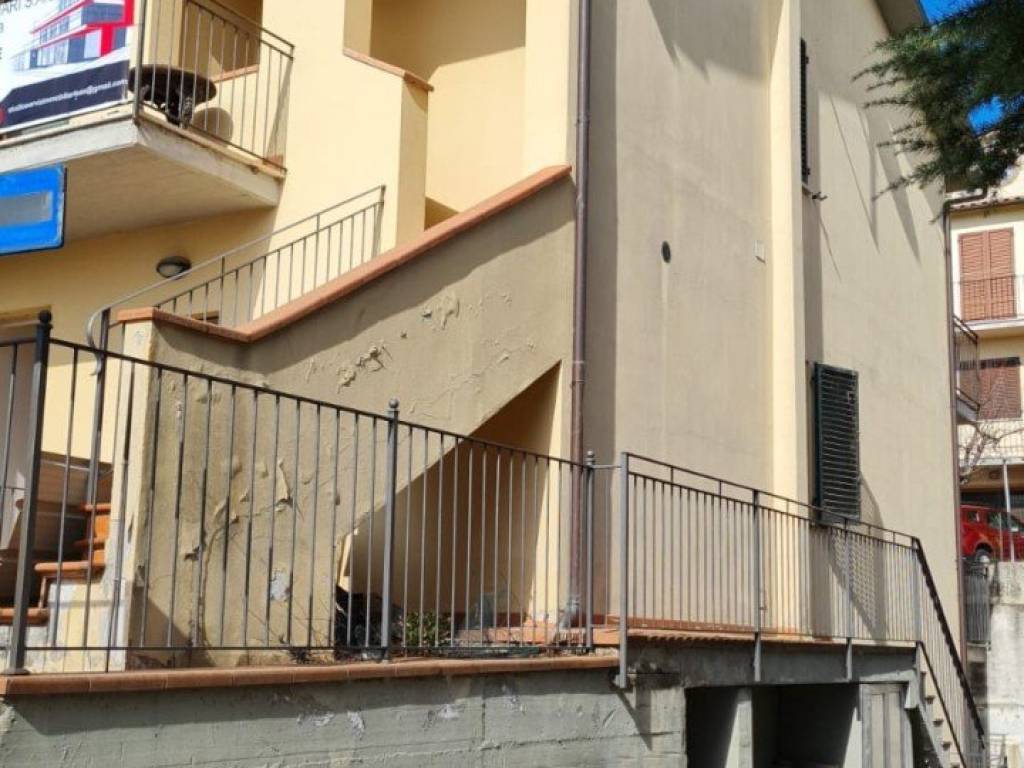 Appartamento a Sinalunga in piazza primo maggio - Foto 3