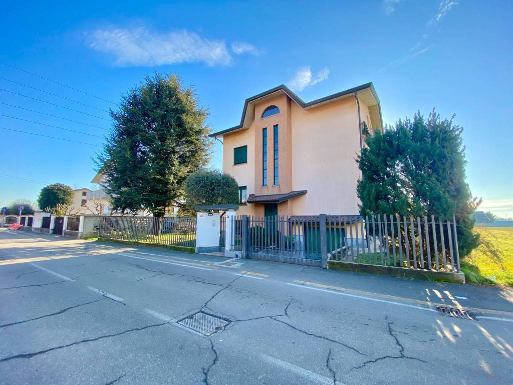 Villa a Gerenzano in Via 1 Maggio, 29 - Foto 3