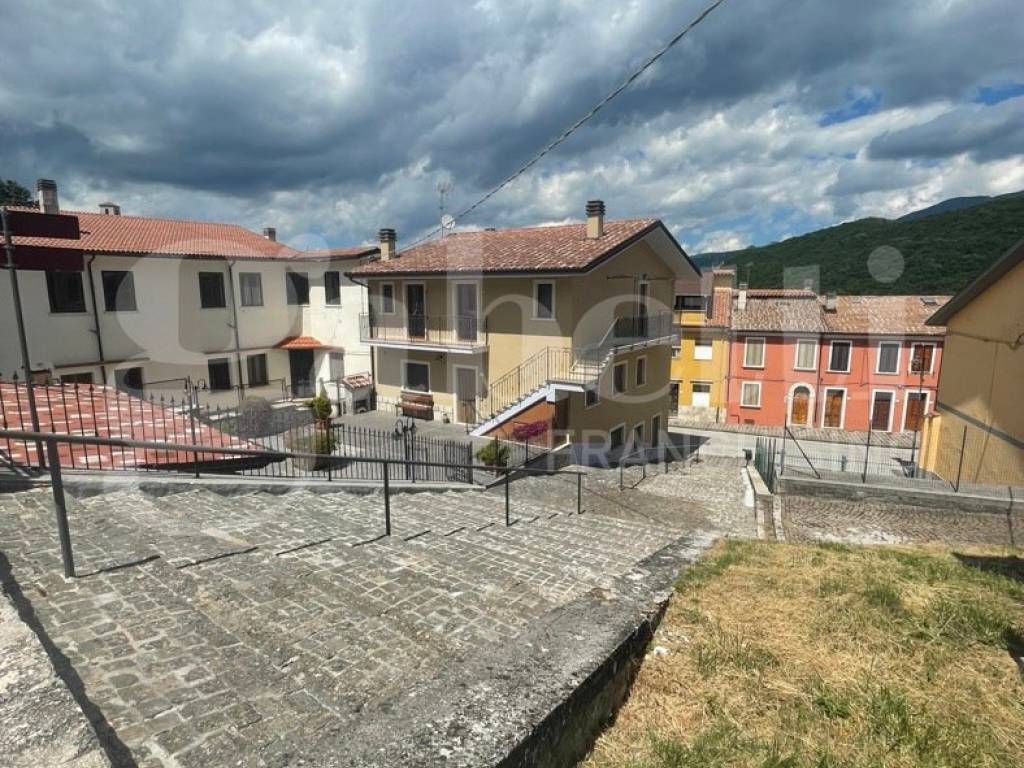 Palazzo / stabile a San pietro avellana in Traversa I Corso San Rocco, 4 - Foto 2
