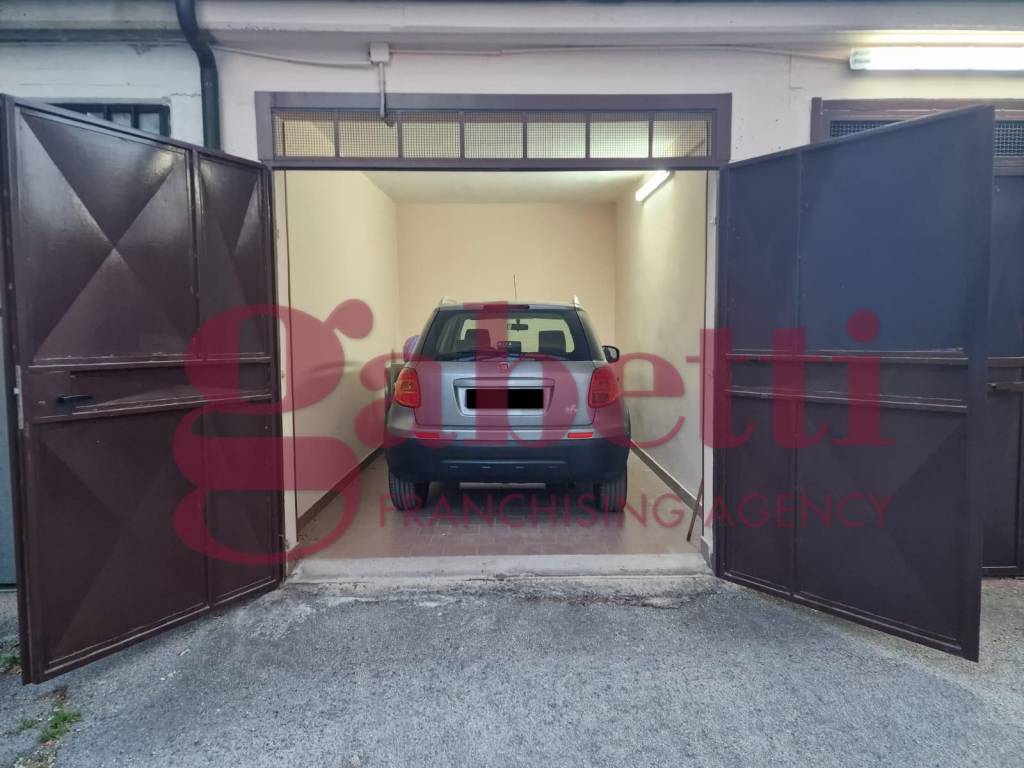 Box / garage a Caserta in Via Giulio Antonio Acquaviva - Foto 3