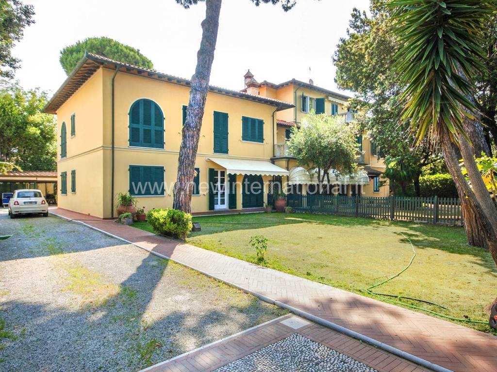 Villa a Pietrasanta in Viale Roma - Foto 3