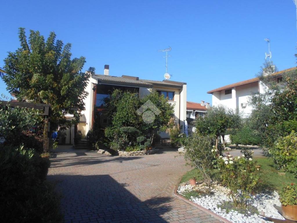 Villa a Comacchio in Via Fiume, 41 - Foto 2