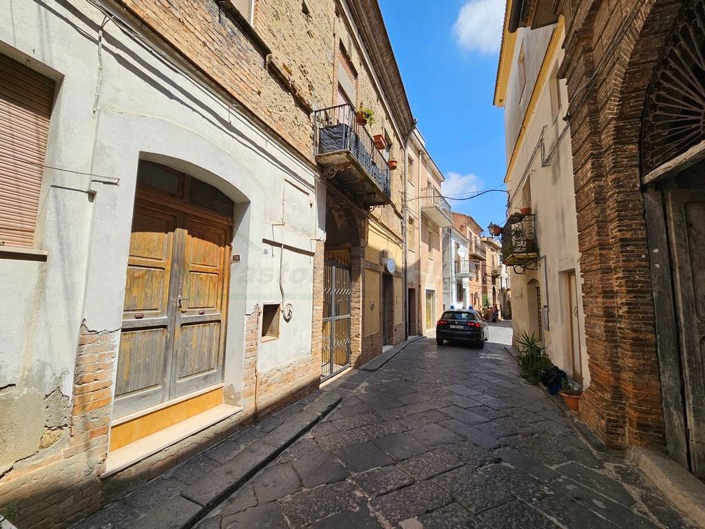 Casa indipendente a Guglionesi in Via Guiscardo - Foto 3