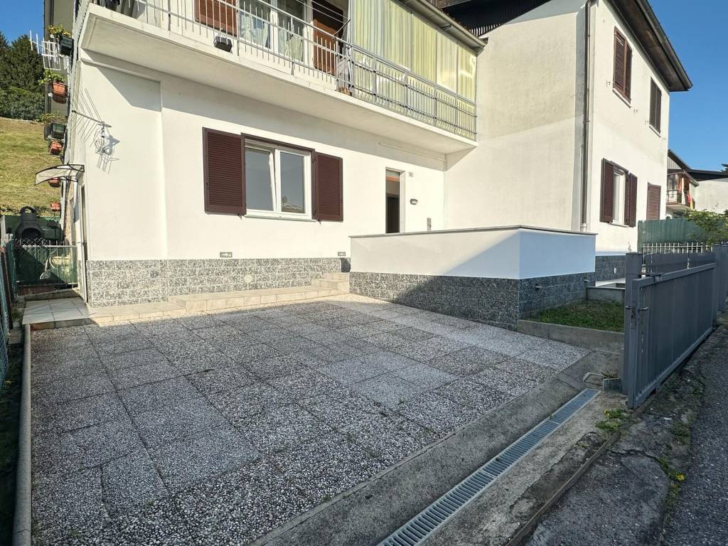 Appartamento a Besozzo in Via Italia, 21 - Foto 2