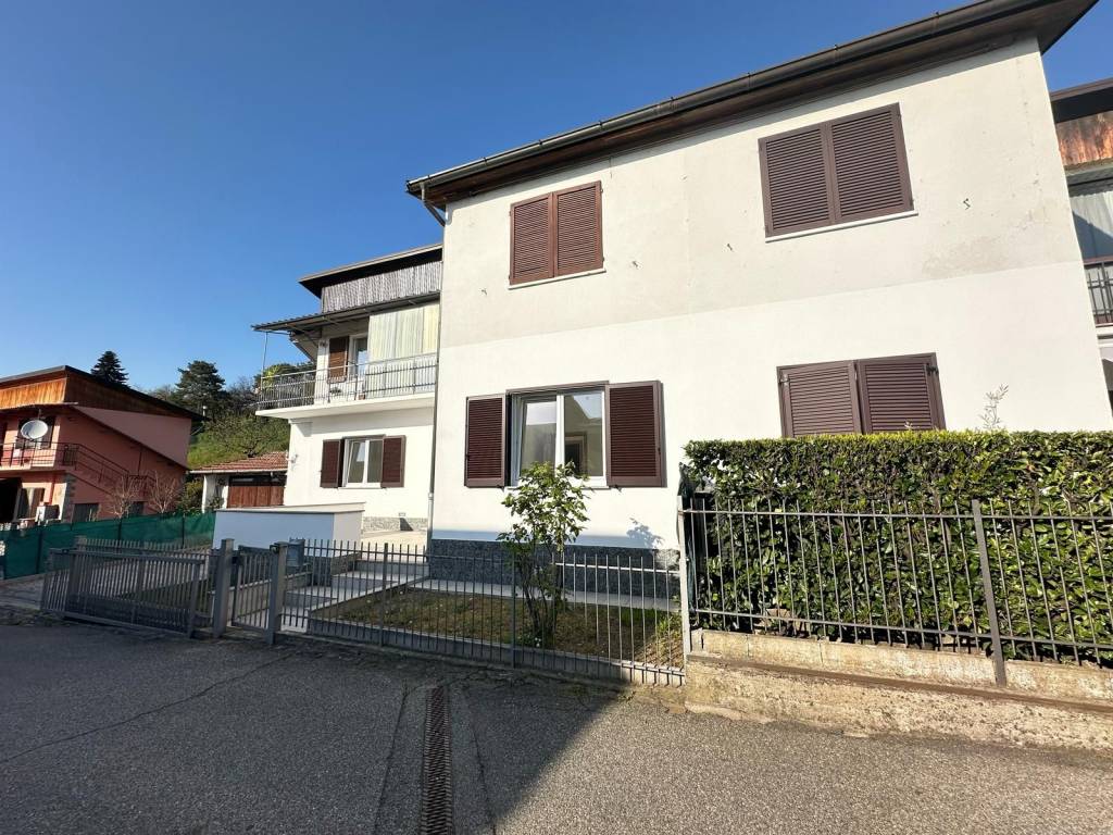 Appartamento a Besozzo in Via Italia, 21 - Foto 3
