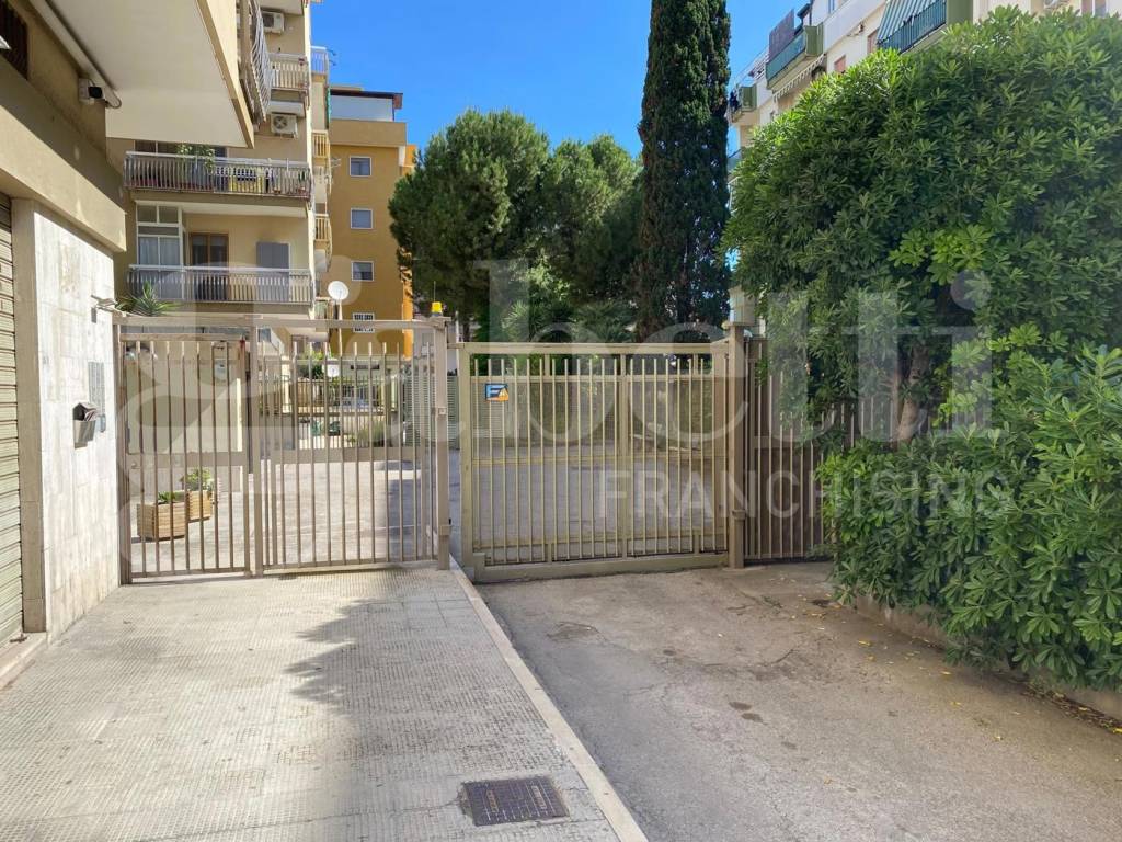 Box / garage a Trani in Via Gramsci - Foto 2