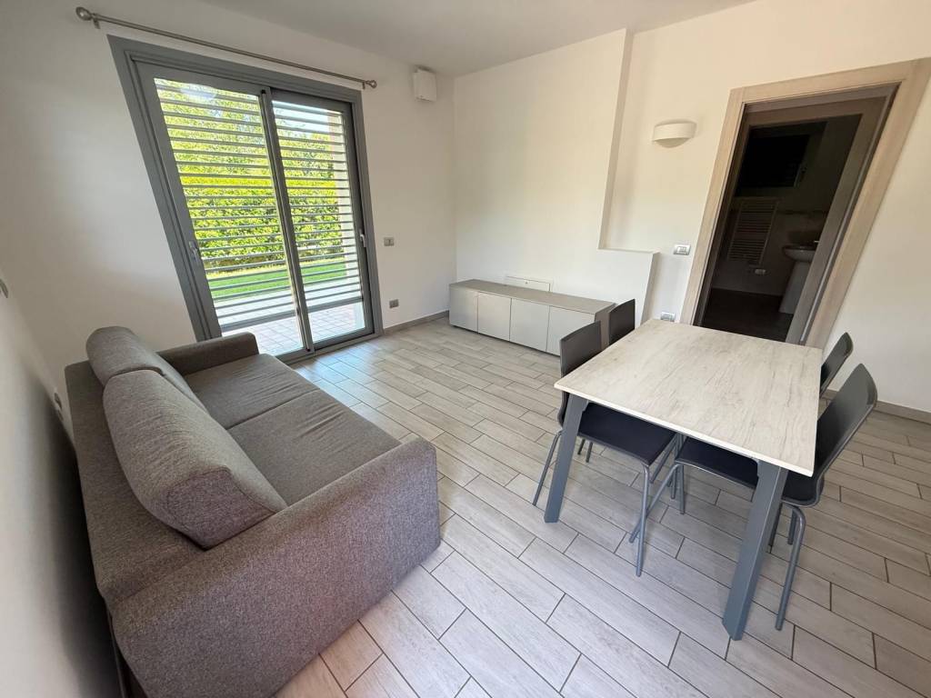 Appartamento a Angera in Via Galileo Galilei - Foto 3