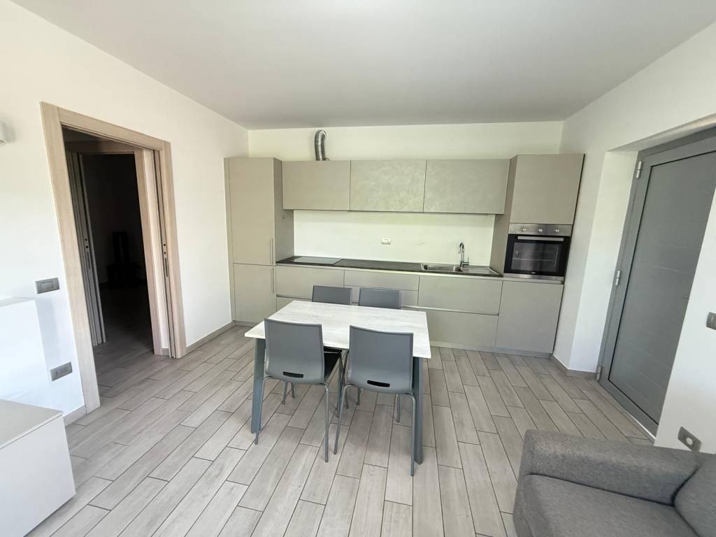 Appartamento a Angera in Via Galileo Galilei - Foto 5