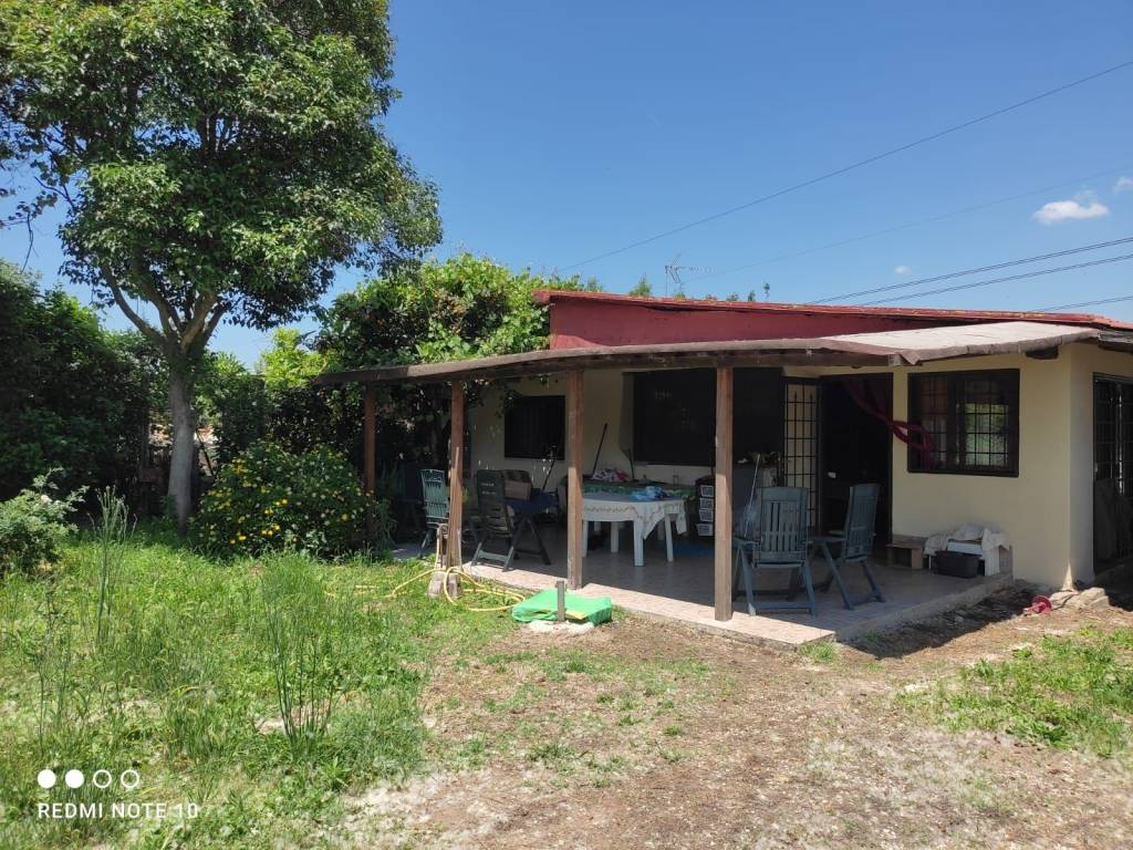 Villa a Aprilia in Via Giuseppe Ferrari - Foto 2