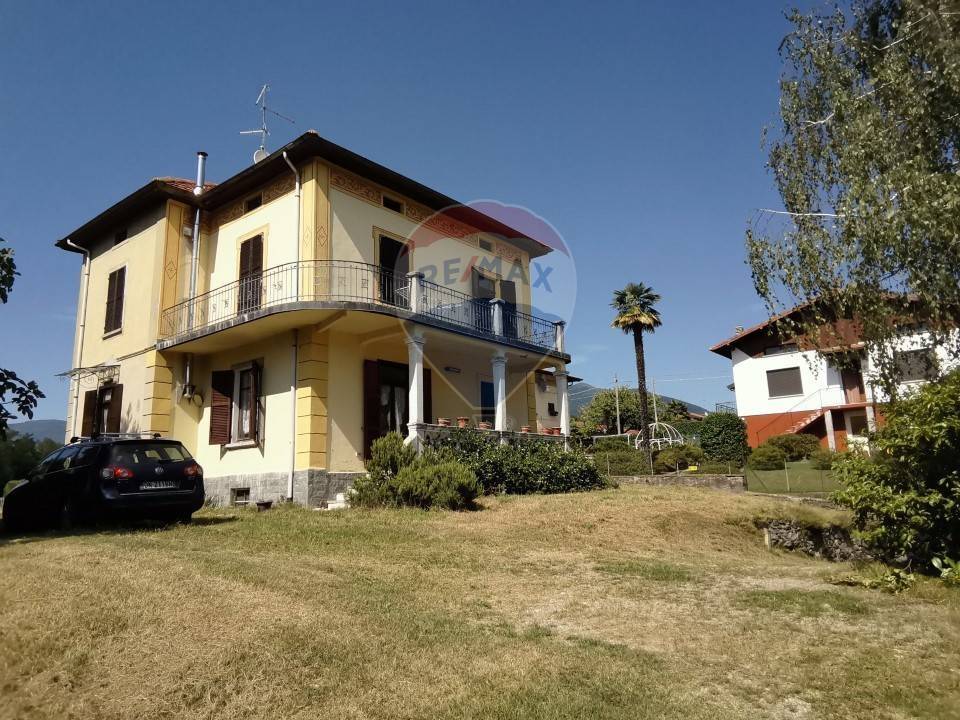 Villa a Luino in Via Montegrino, 3 - Foto 2