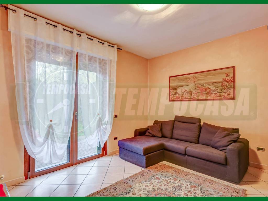 Appartamento a Monvalle in Via Roma, 30 - Foto 2