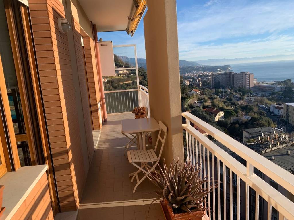 Appartamento a Savona in Via Angelo Visca - Foto 2