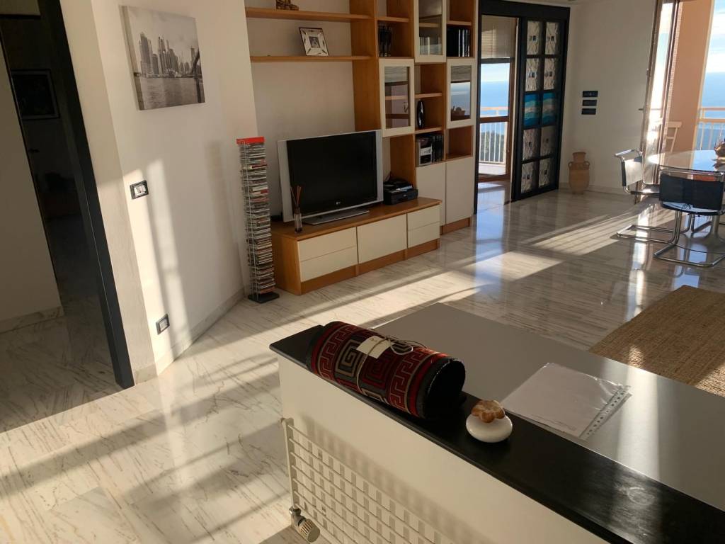 Appartamento a Savona in Via Angelo Visca - Foto 4