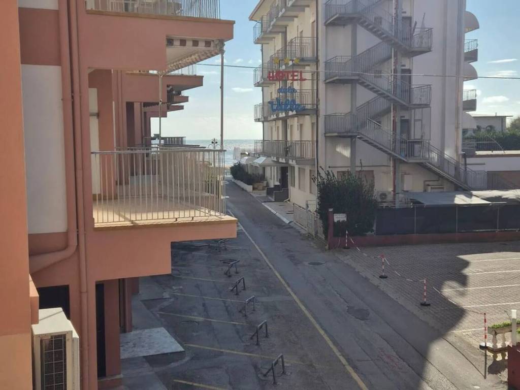 Appartamento a Jesolo in Largo Centro Commerciale, 42 -H - Foto 3