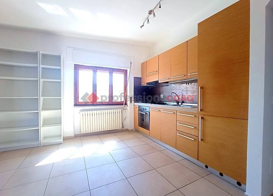 Appartamento a Aprilia in Via Trilussa, 37 - Foto 2
