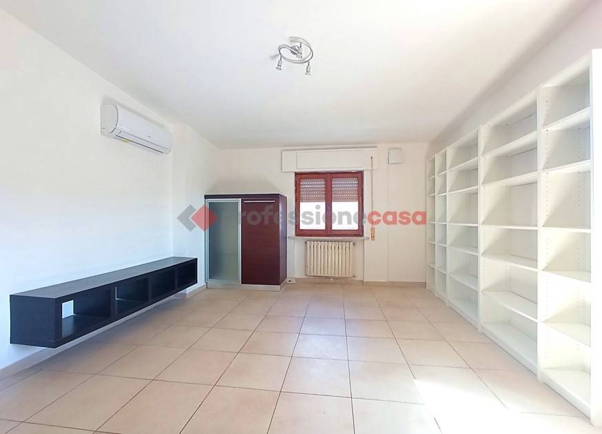 Appartamento a Aprilia in Via Trilussa, 37 - Foto 3
