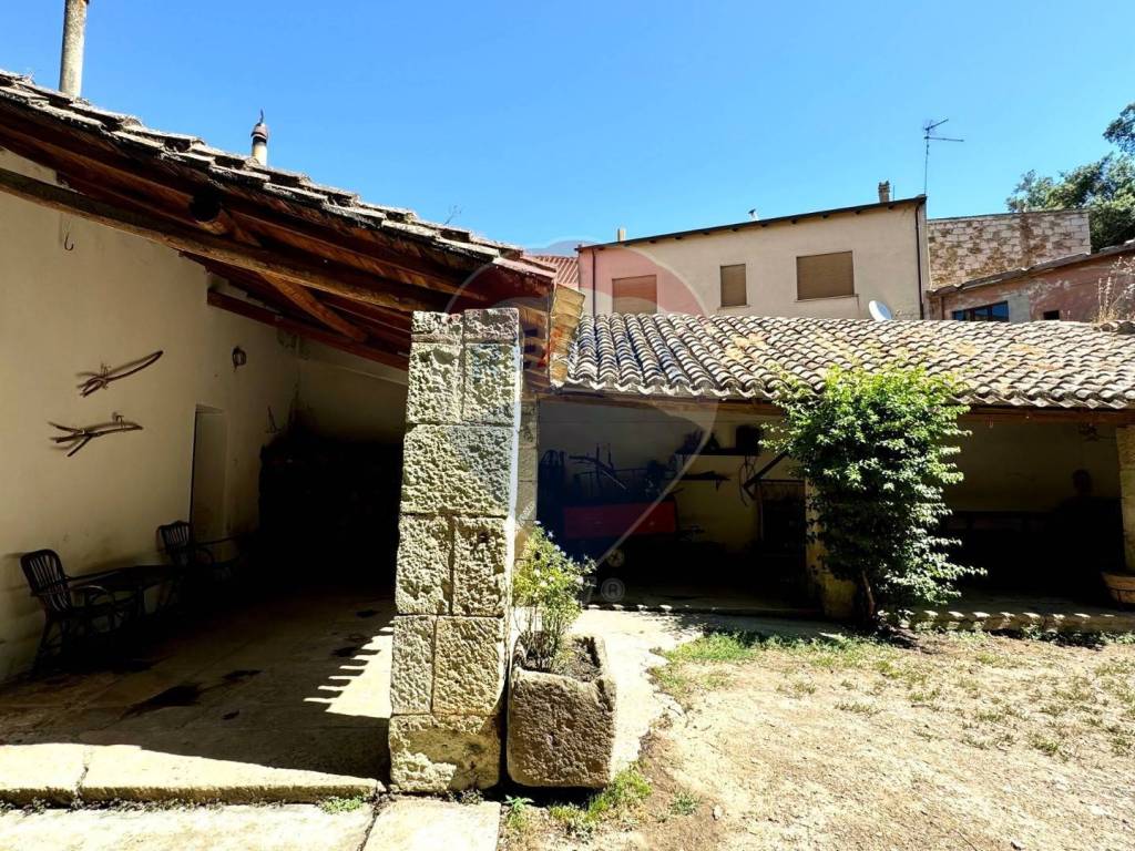 Casa indipendente a Laconi in Via Sebastiano Satta, 5 - Foto 2
