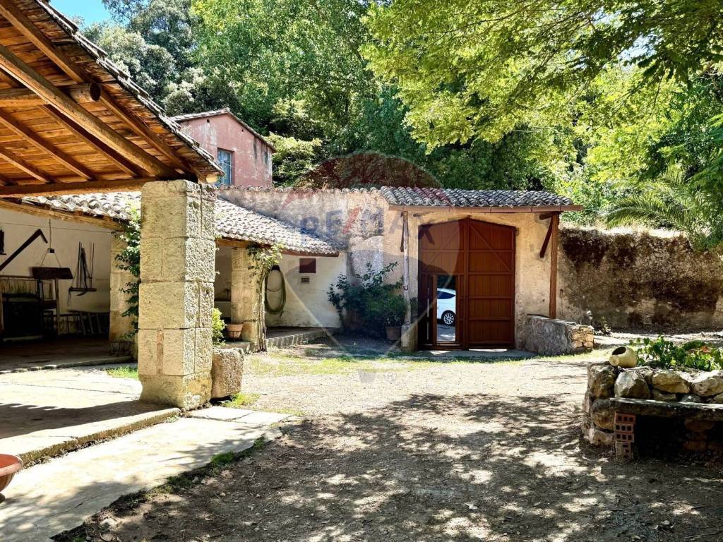 Casa indipendente a Laconi in Via Sebastiano Satta, 5 - Foto 4