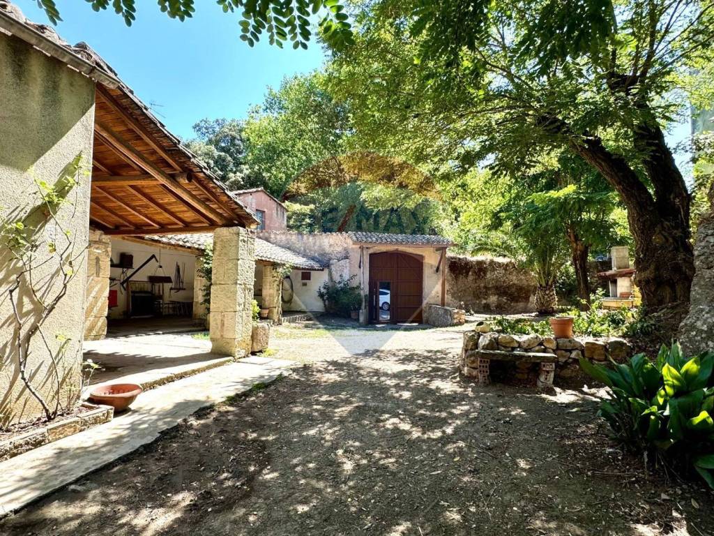 Casa indipendente a Laconi in Via Sebastiano Satta, 5 - Foto 5