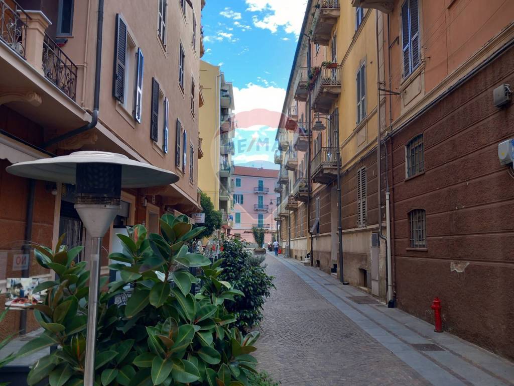 Appartamento a Vado ligure in Via Marconi, 7 - Foto 4