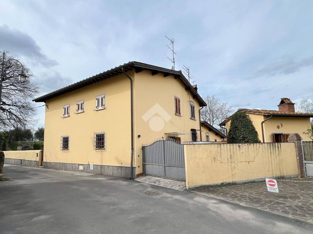Casa indipendente a Prato in Via di Gonfienti, 32 - Foto 2