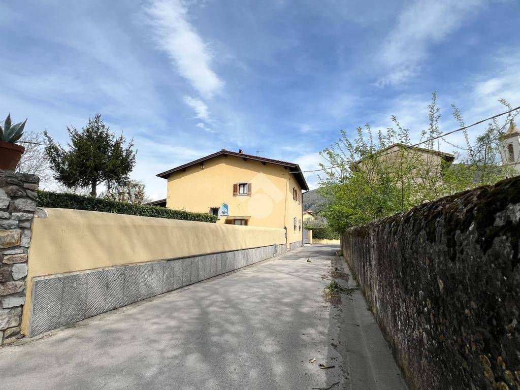 Casa indipendente a Prato in Via di Gonfienti, 32 - Foto 3