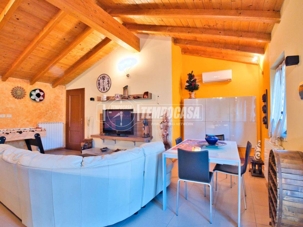 Appartamento a Galliate in Via Pietro Custodi - Foto 4