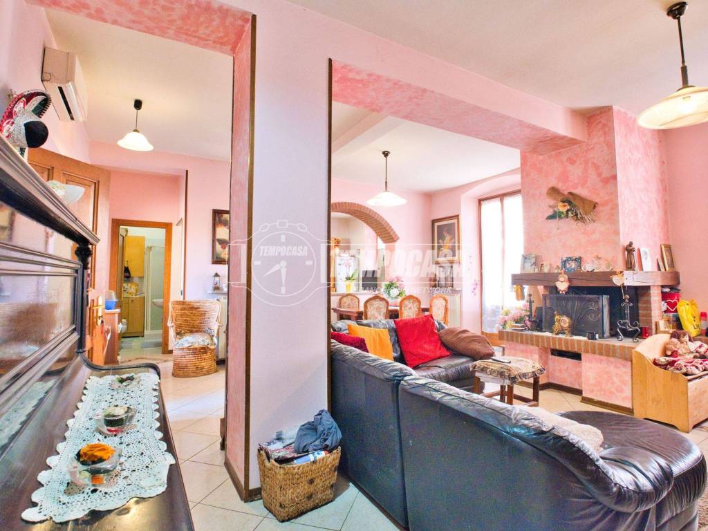 Appartamento a Galliate in Via Pietro Custodi - Foto 4
