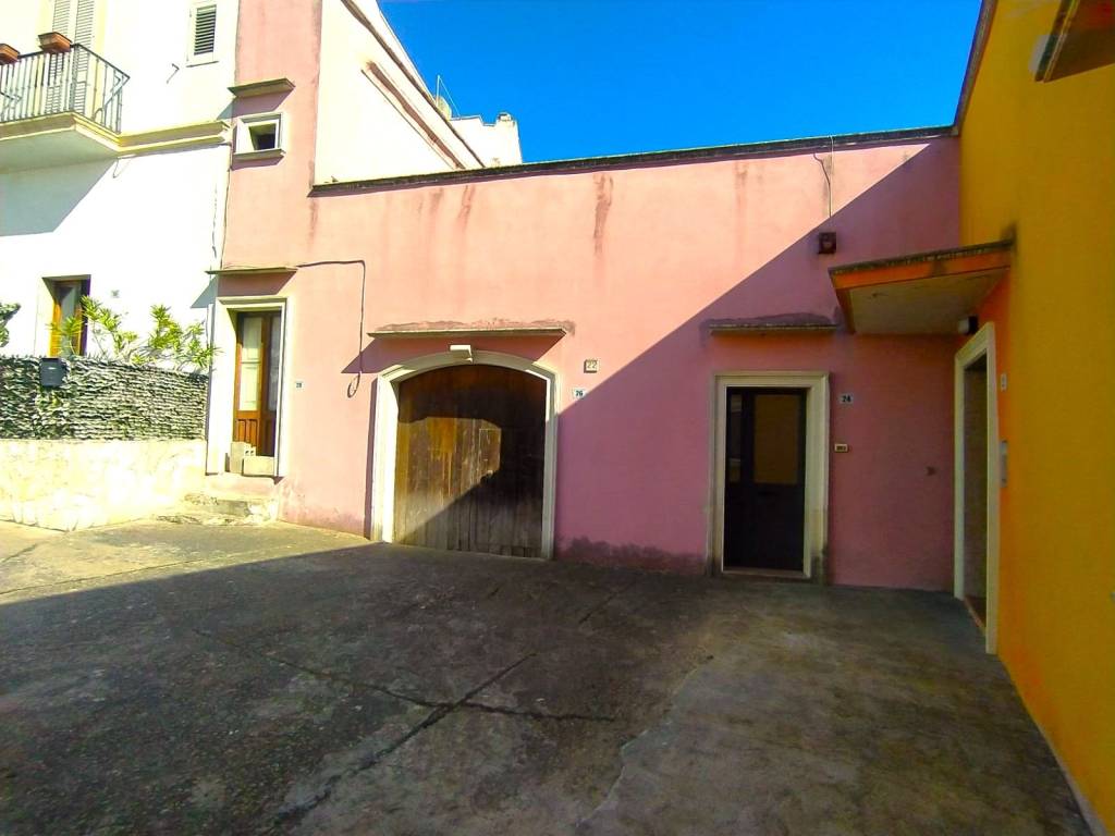 Casa indipendente a Matino in Via Ciro Menotti - Foto 2
