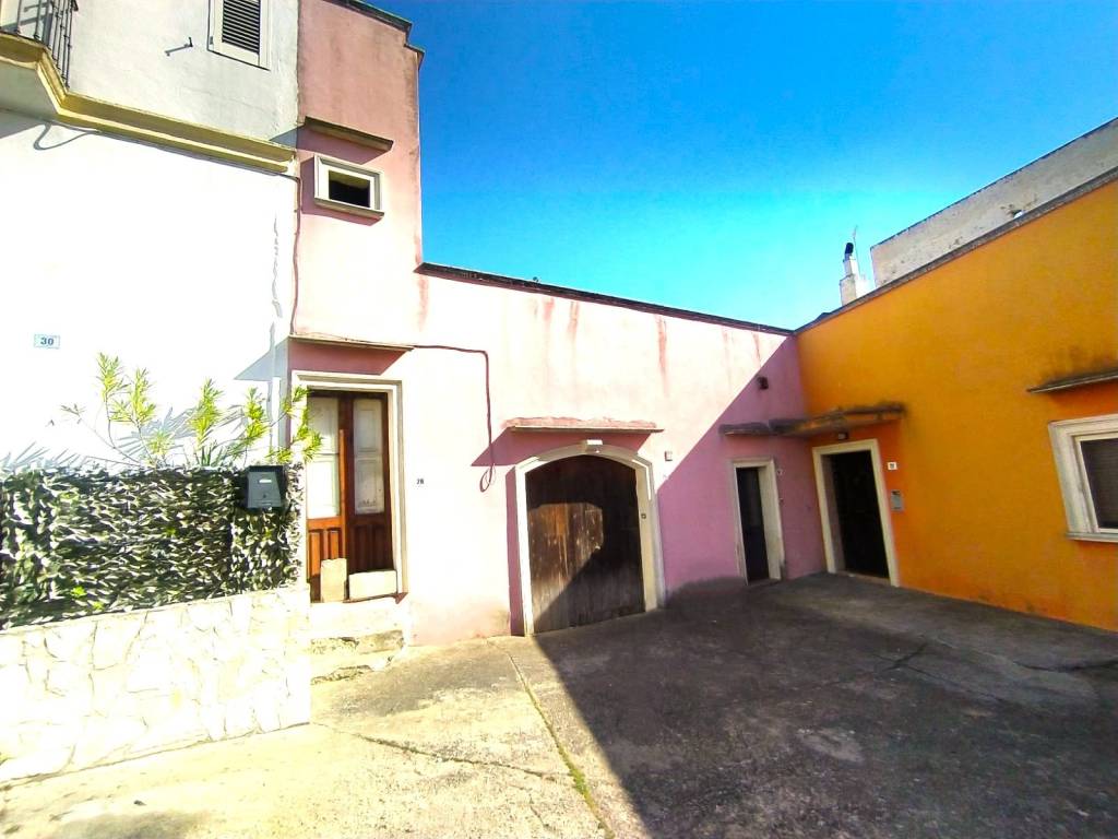 Casa indipendente a Matino in Via Ciro Menotti - Foto 5