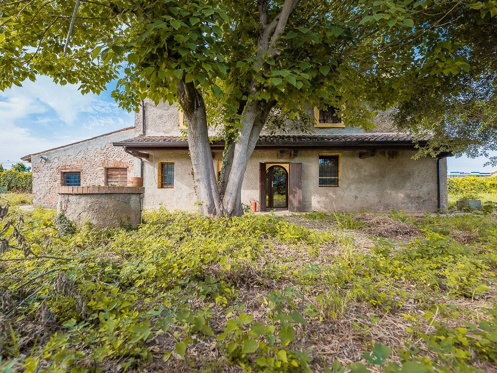 Casa indipendente a Mozzecane in Via Caterina Bon Brenzoni, 61 - Foto 2