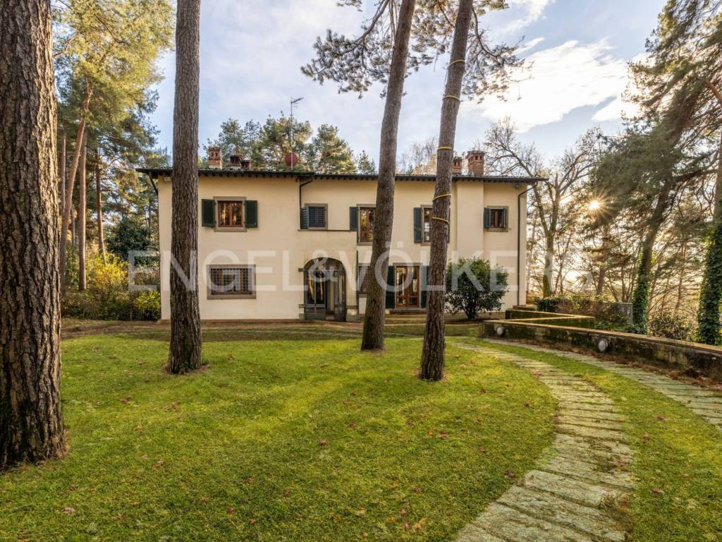 Villa a Venegono inferiore in Via Castelnuovo Bozzente - Foto 3