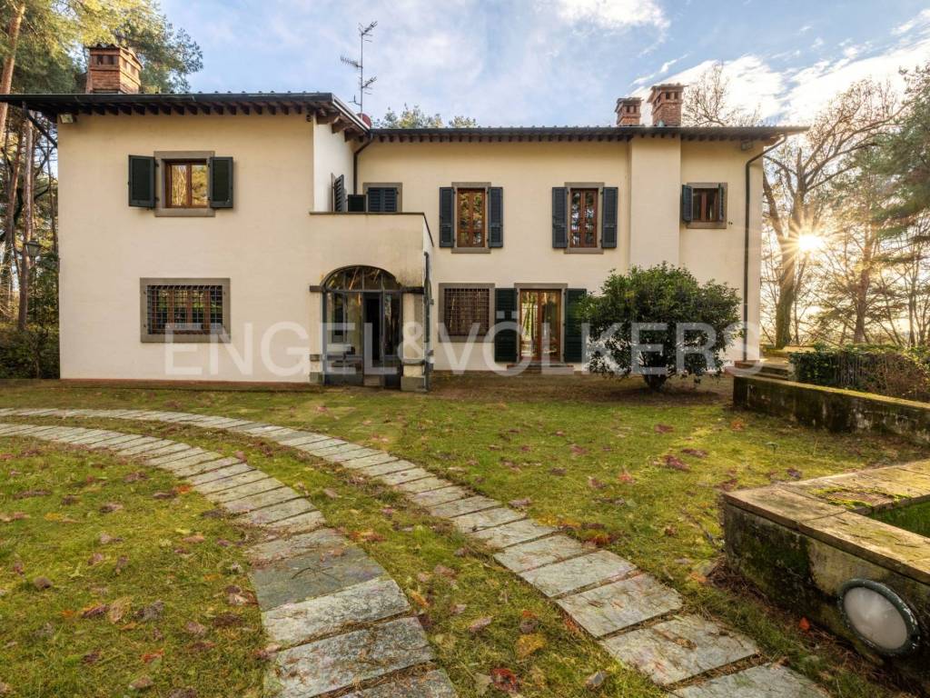 Villa a Venegono inferiore in Via Castelnuovo Bozzente - Foto 4