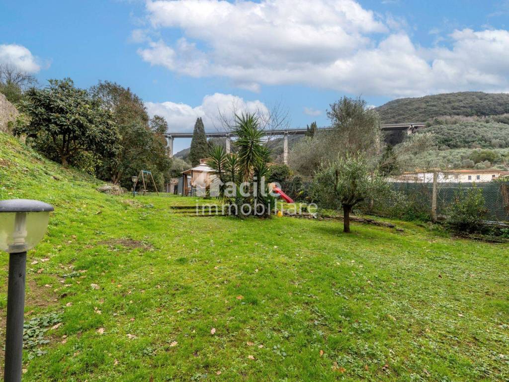 Villa a Massarosa in Via Fontana, 225, 55054 Bozzano LU, Italia - Foto 2