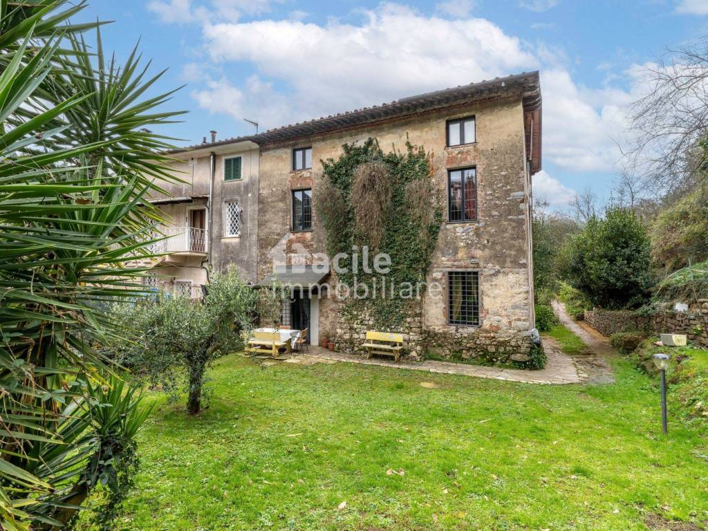 Villa a Massarosa in Via Fontana, 225, 55054 Bozzano LU, Italia - Foto 3