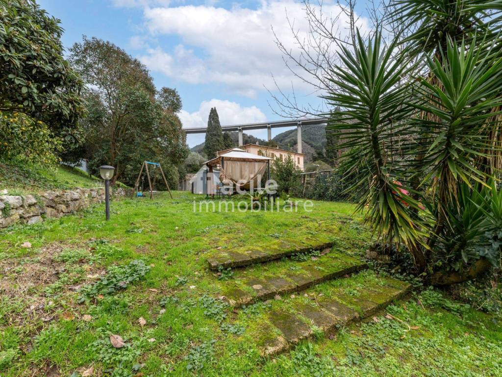 Villa a Massarosa in Via Fontana, 225, 55054 Bozzano LU, Italia - Foto 4