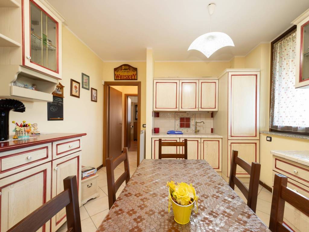 Appartamento a Comazzo in Via Domenico Mangiagalli, 3 - Foto 3