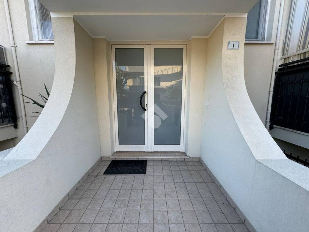 Appartamento a Riccione in Viale Quiliano, 1 - Foto 2