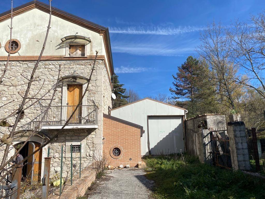 Villa a Castel di sangro in Via Vallocchie - Foto 4