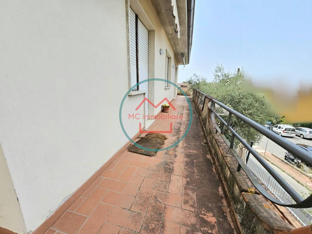 Villa a Massa e cozzile in Via Giuseppe Verdi - Foto 3