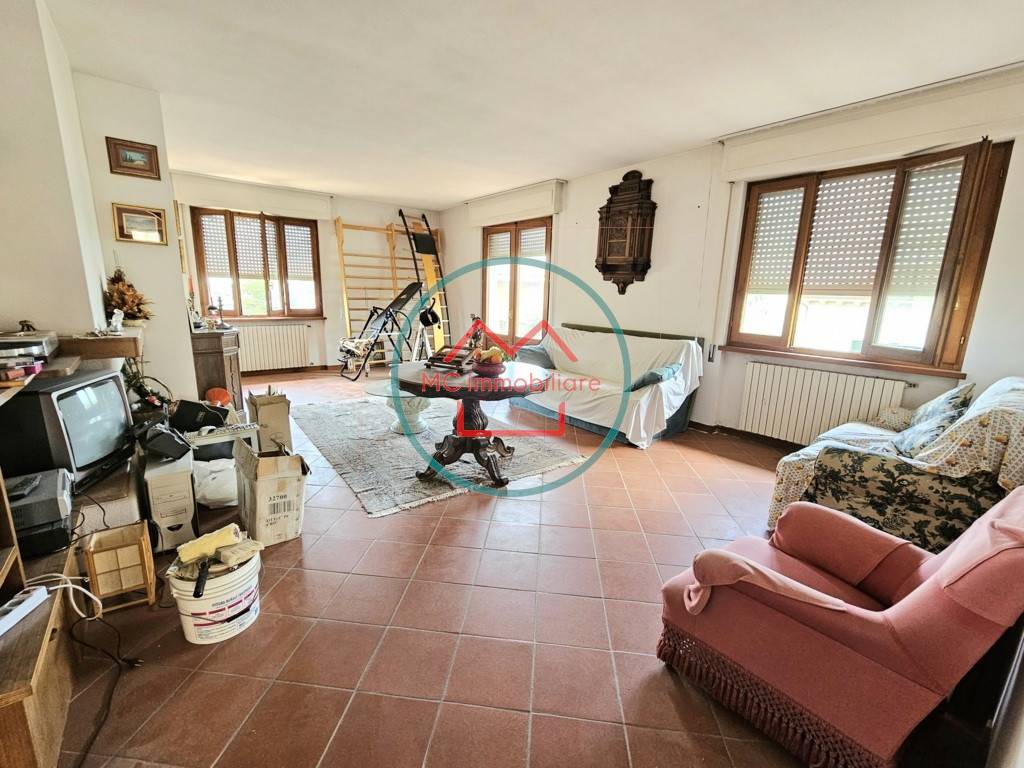 Villa a Massa e cozzile in Via Giuseppe Verdi - Foto 4
