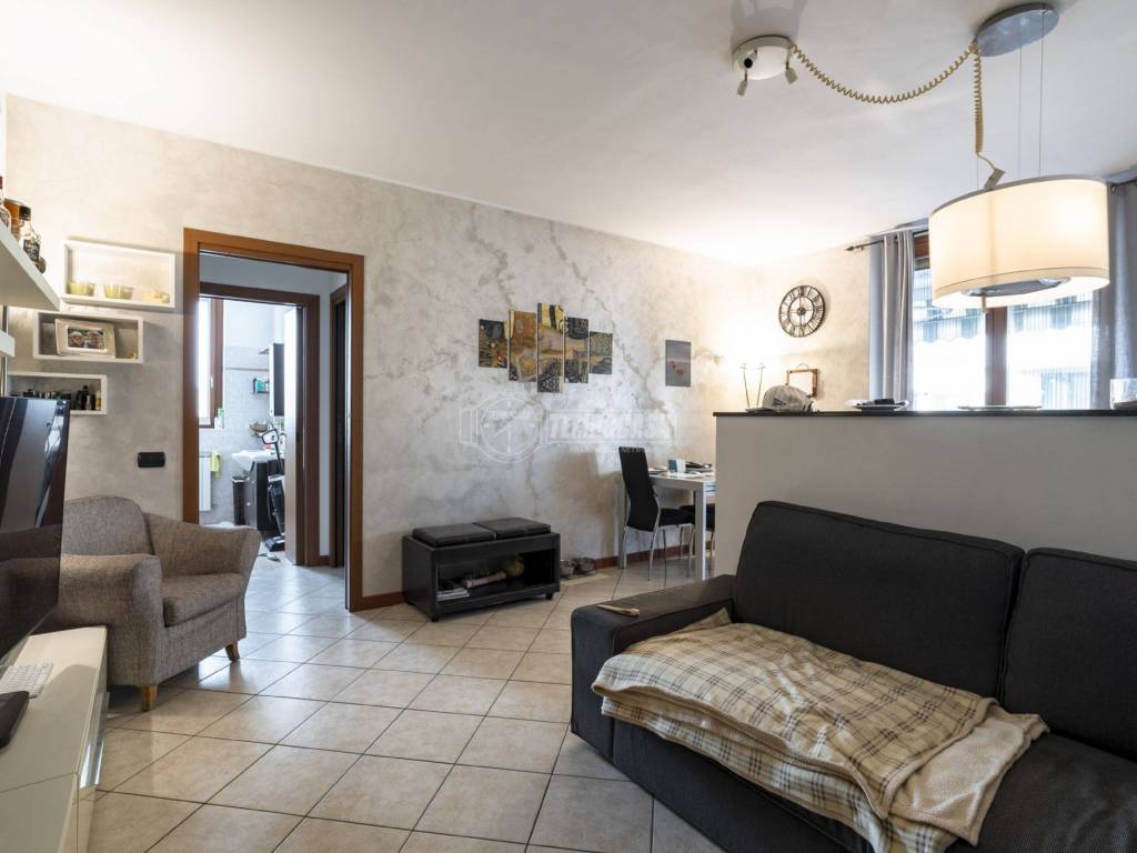 Appartamento a Caronno pertusella in Via Turlough O'Carolan - Foto 5