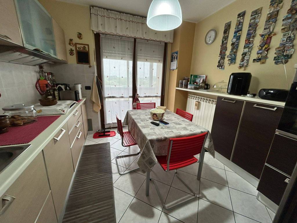 Appartamento a Vercelli in Via Monsignor Luigi Locati - Foto 4