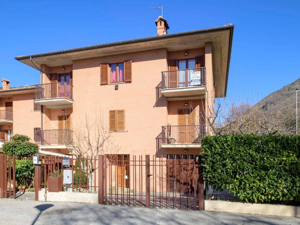 Appartamento a Gubbio in Via San Donato, 46 - Foto 2
