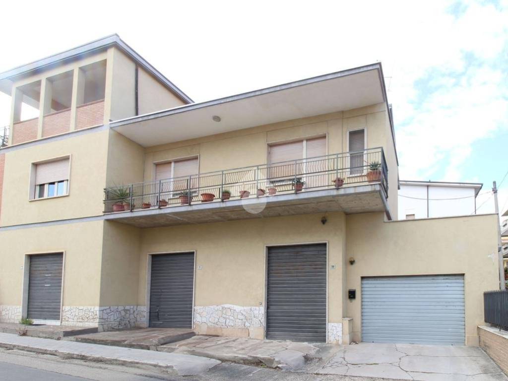 Box / garage a Roseto degli abruzzi in Via austria, 28 - Foto 5